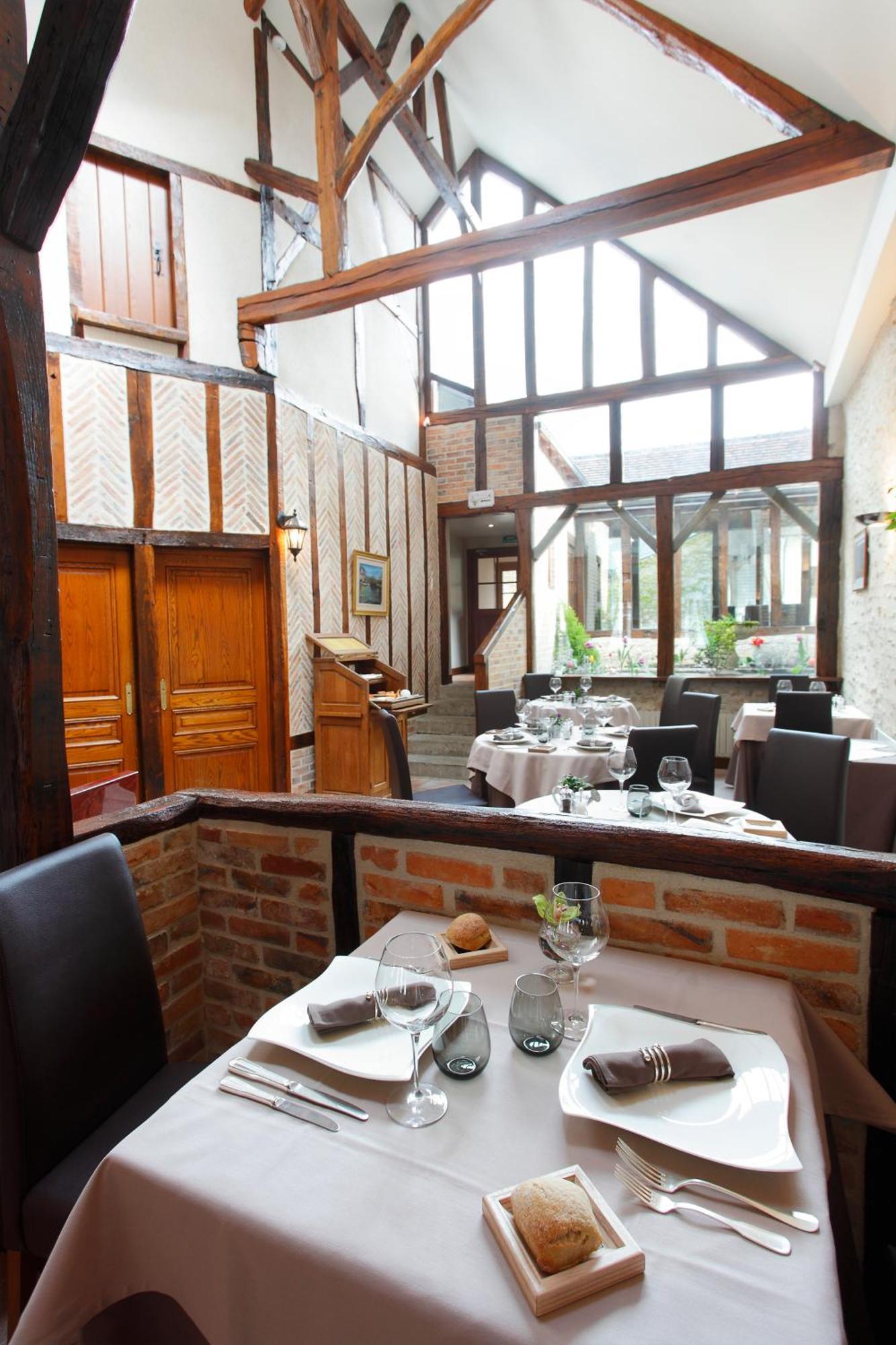 Hotel La Chaumière Aubigny-sur-Nère Esterno foto